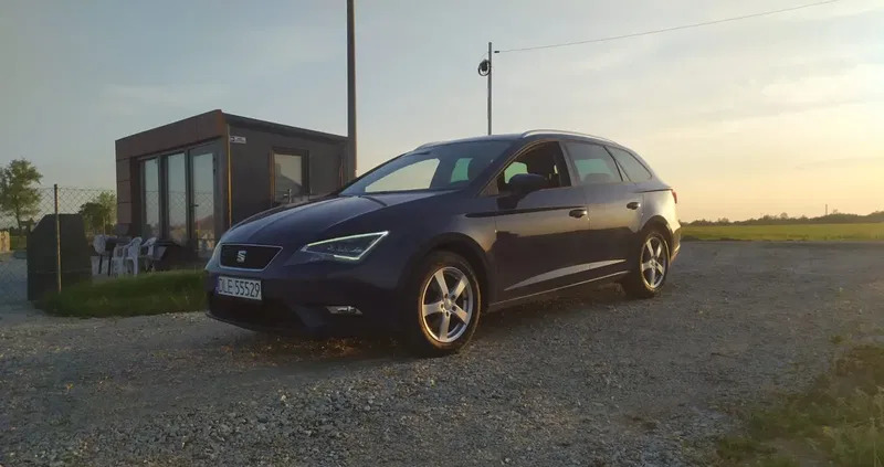 samochody osobowe Seat Leon cena 38800 przebieg: 170000, rok produkcji 2016 z Legnica